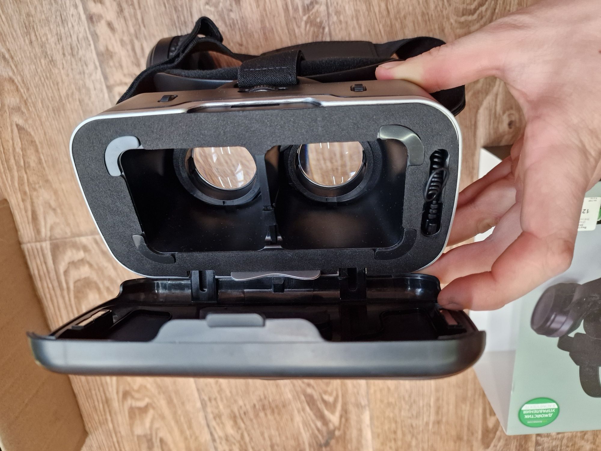 VR шлем для телефона.