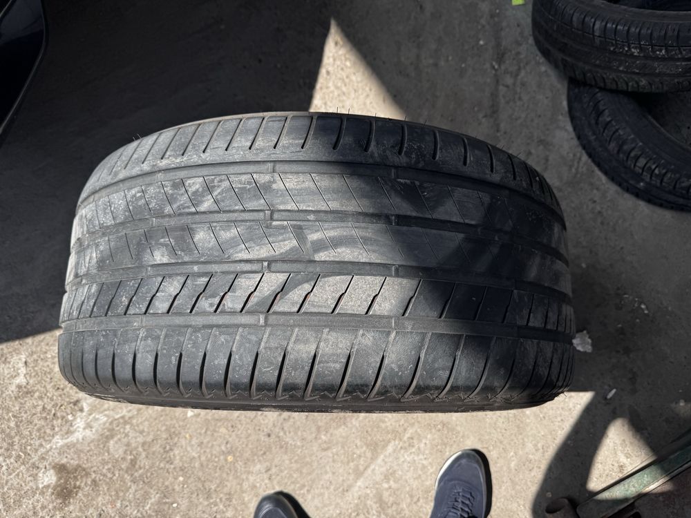 Шина 305/40 r20 Bridgestone летняя, 1 шт