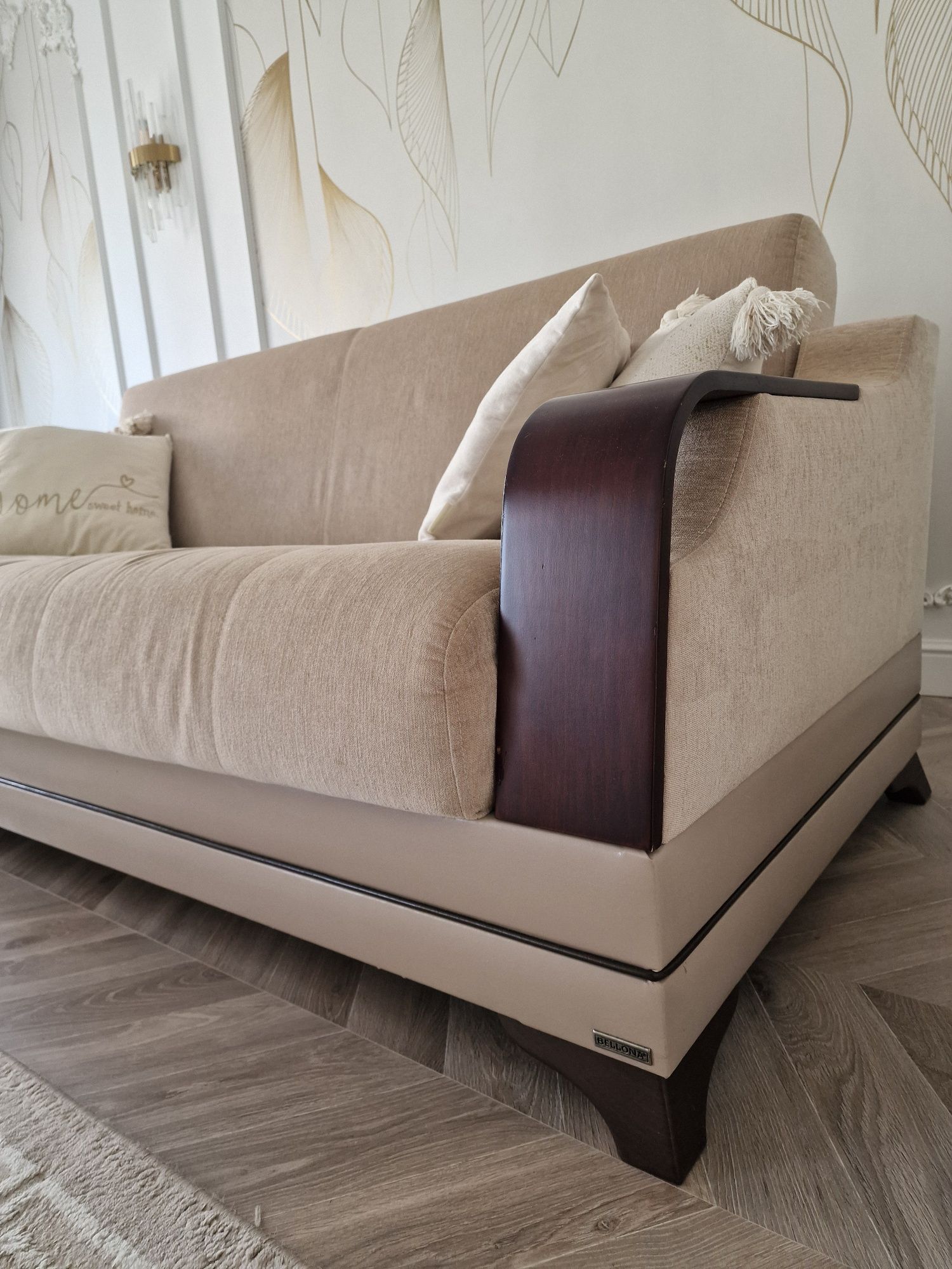 Продам диван Bellona и 2 кресла
