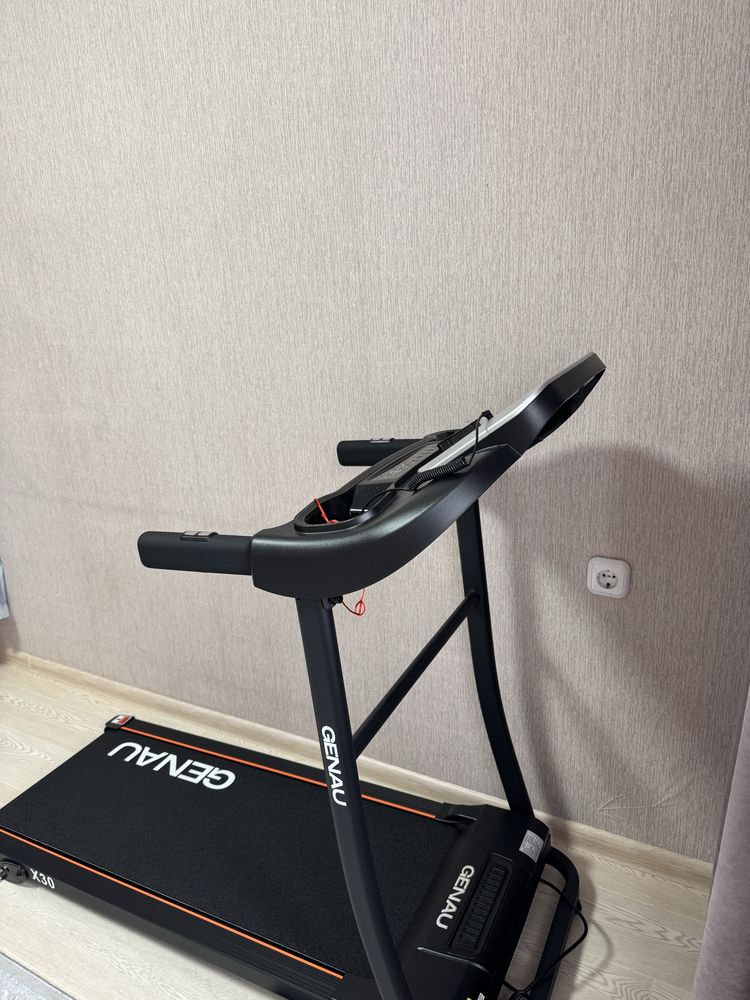 Продам беговую дорожку Genau X30