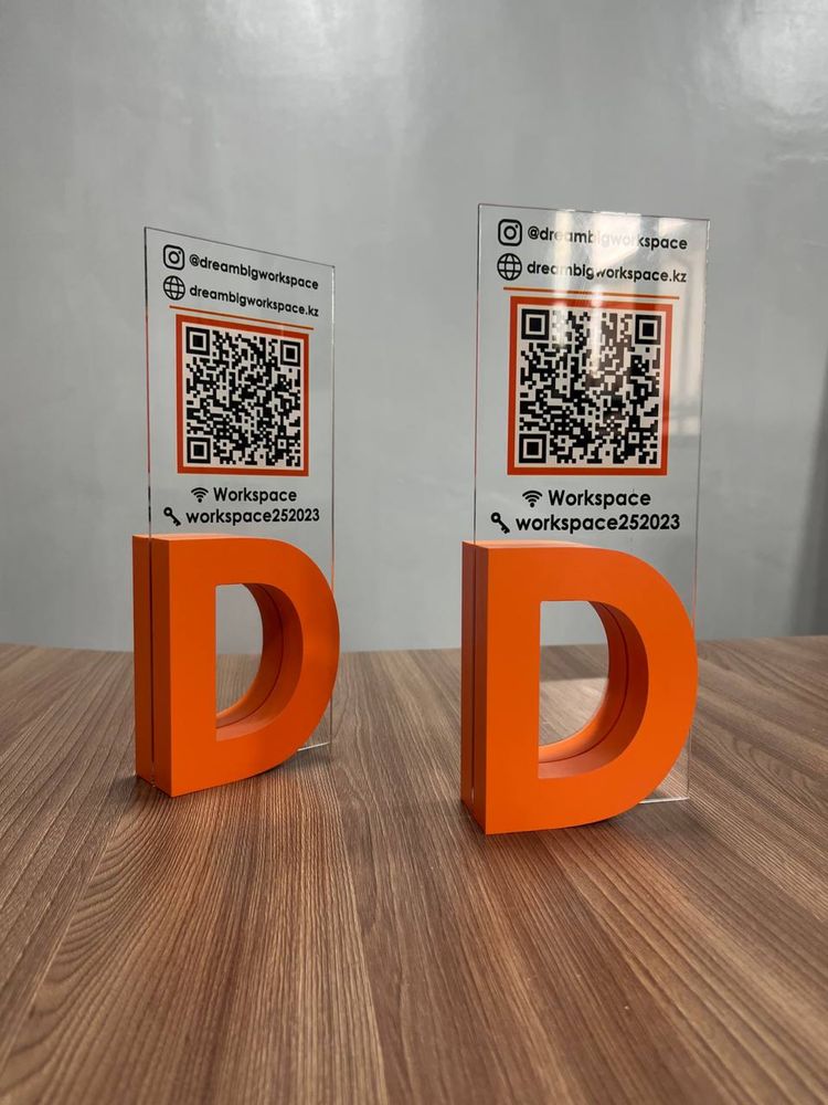 Настольная табличка QR