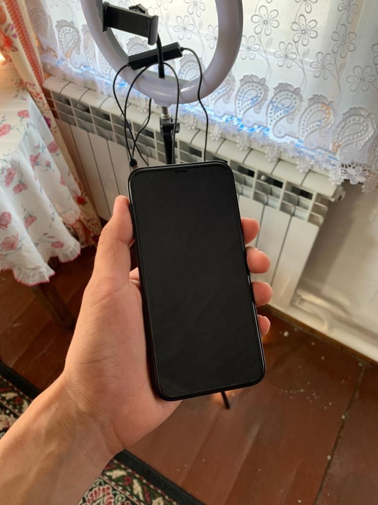 Продам iPhone 12 на 128гб