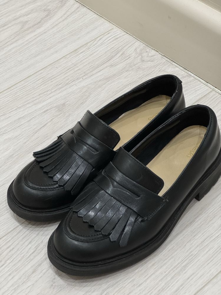 Лоферы Clarks в хорошем состоянии