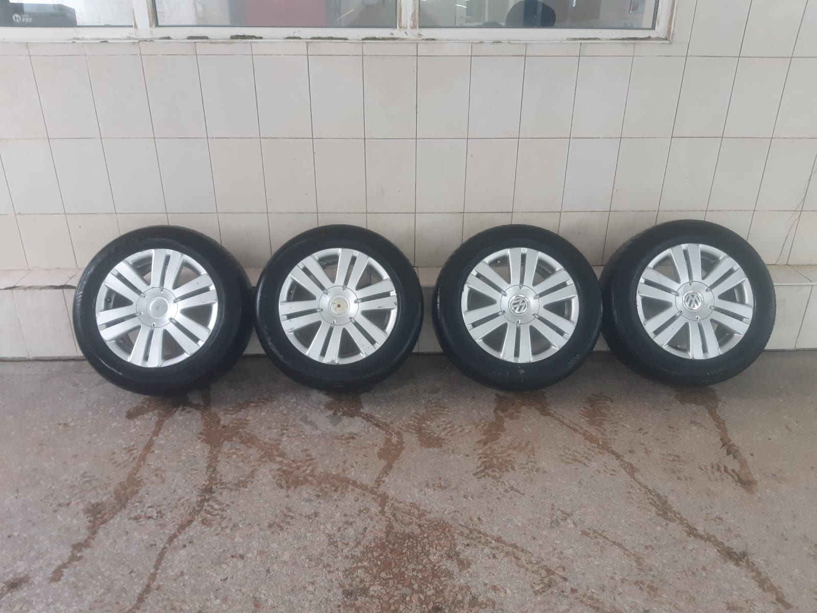 Продам диска с летный резиной 205/60 R16