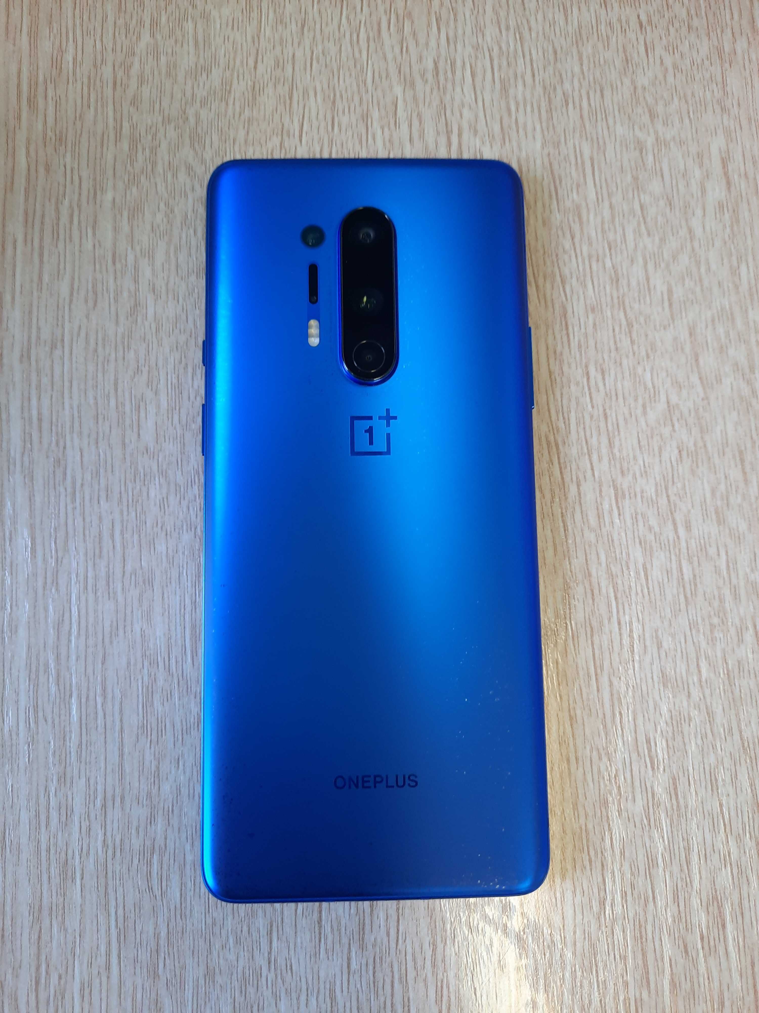 OnePlus 8 Pro 12/256. В хорошем техническом состоянии.
