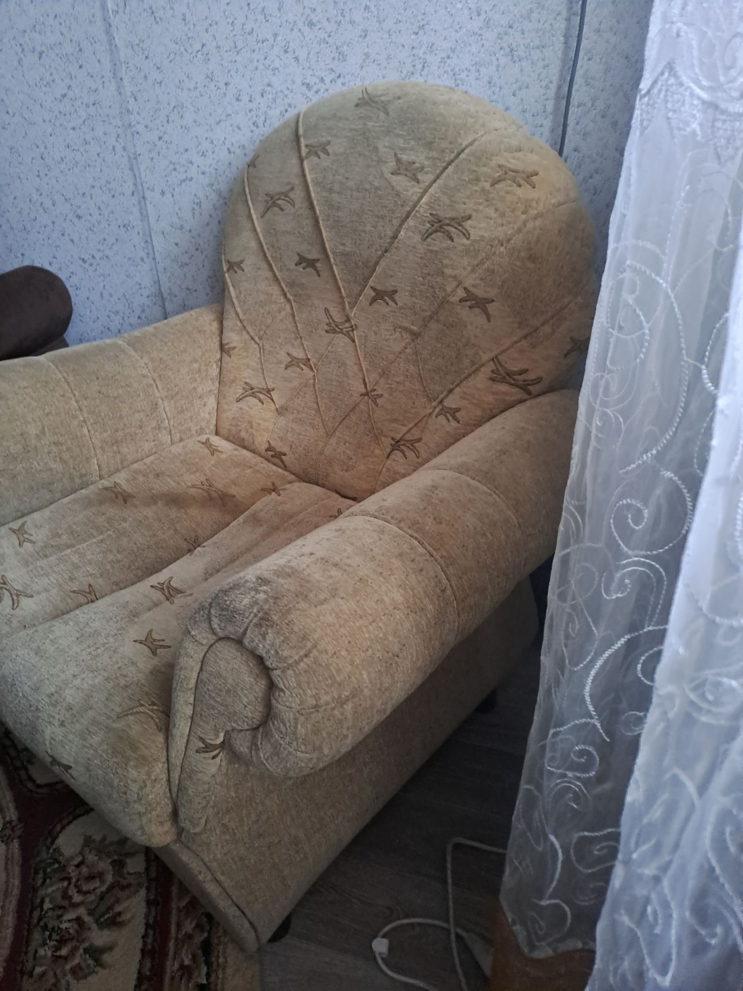 Кресло для гостинной