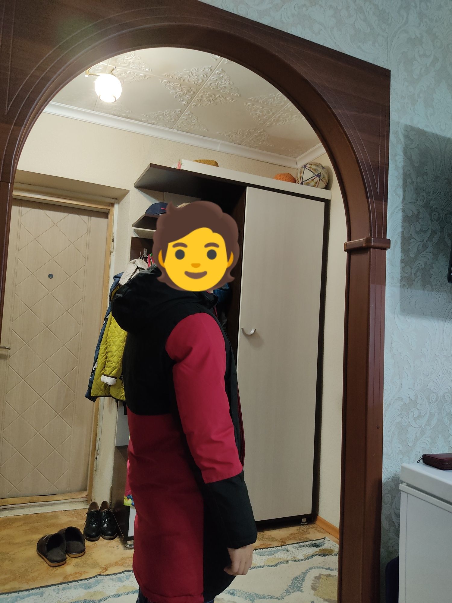 Продам куртку зимнюю на 10-12 лет