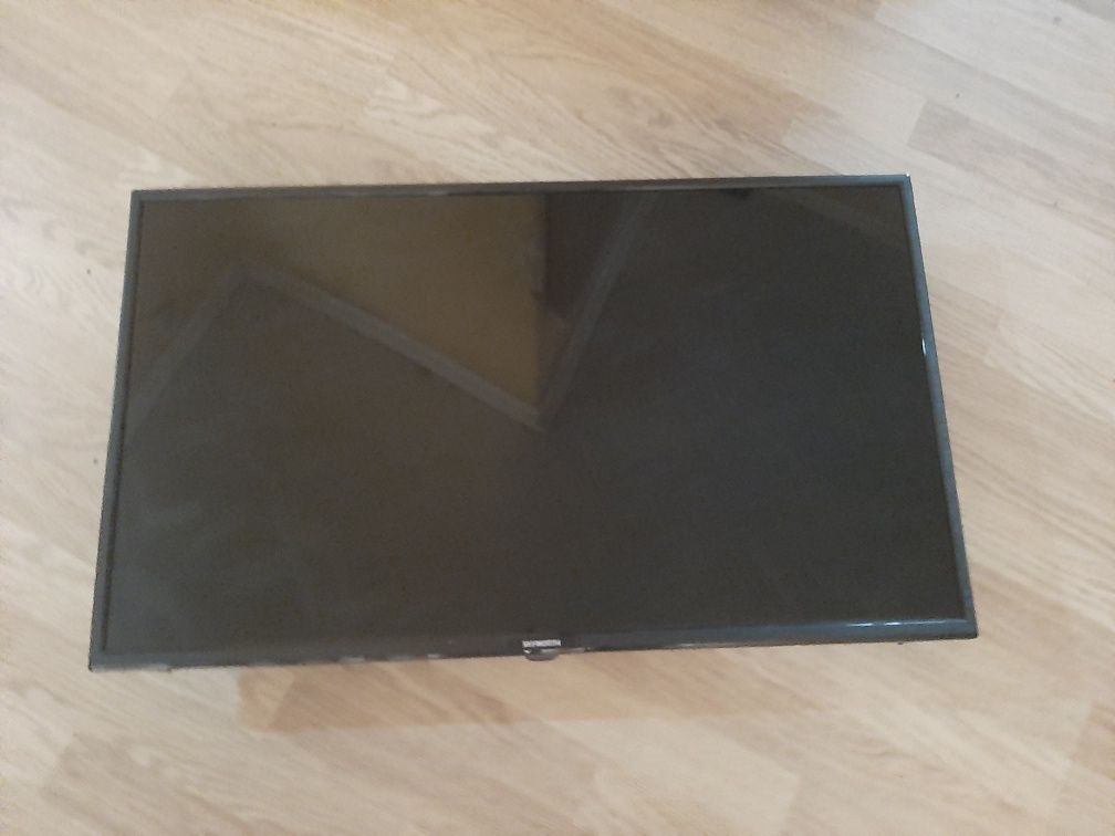 Led телевизор 82см