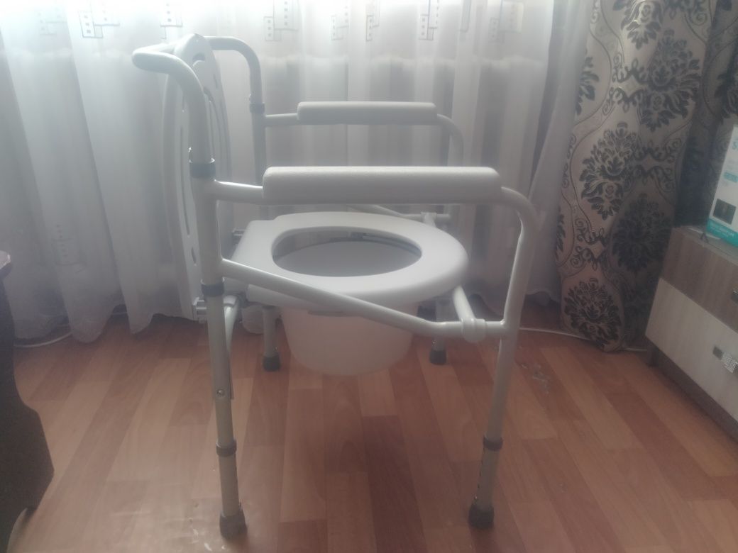 Продам кресло-туалет Amedon AN-668