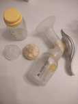 Молокоотсос Medela HARMONY Essentials