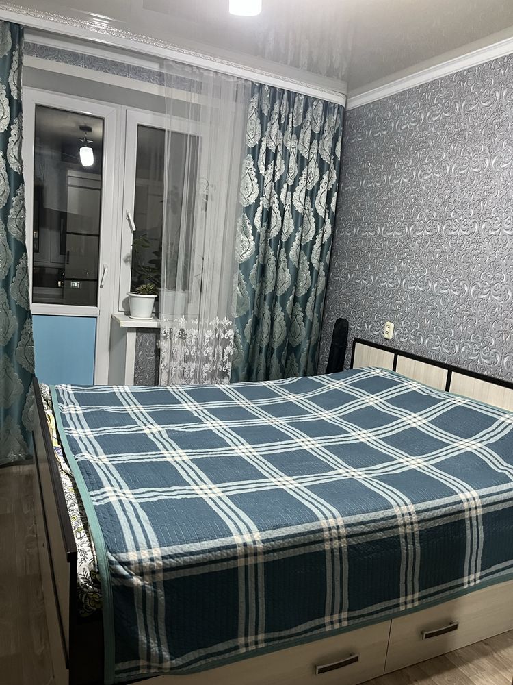 Продам 3 ком кв в 4микр кв теплая не угловая.Лифт работает постоянно .