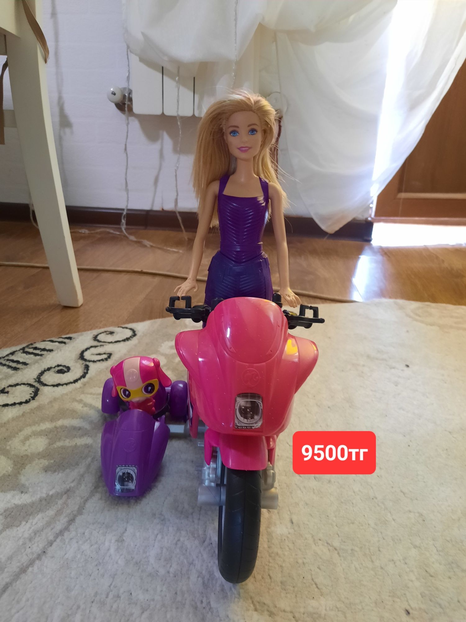 Кукла барби на мотоцикле