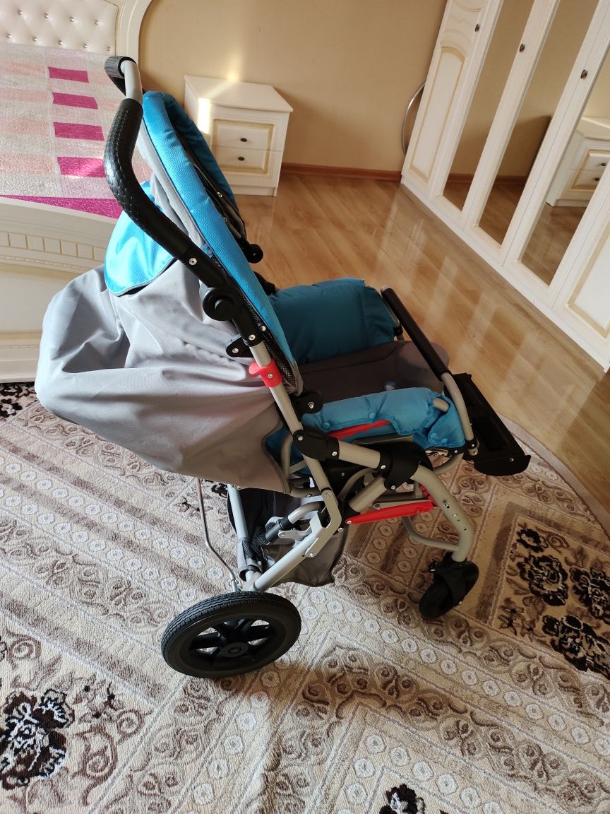 Продам новую детскую коляску.