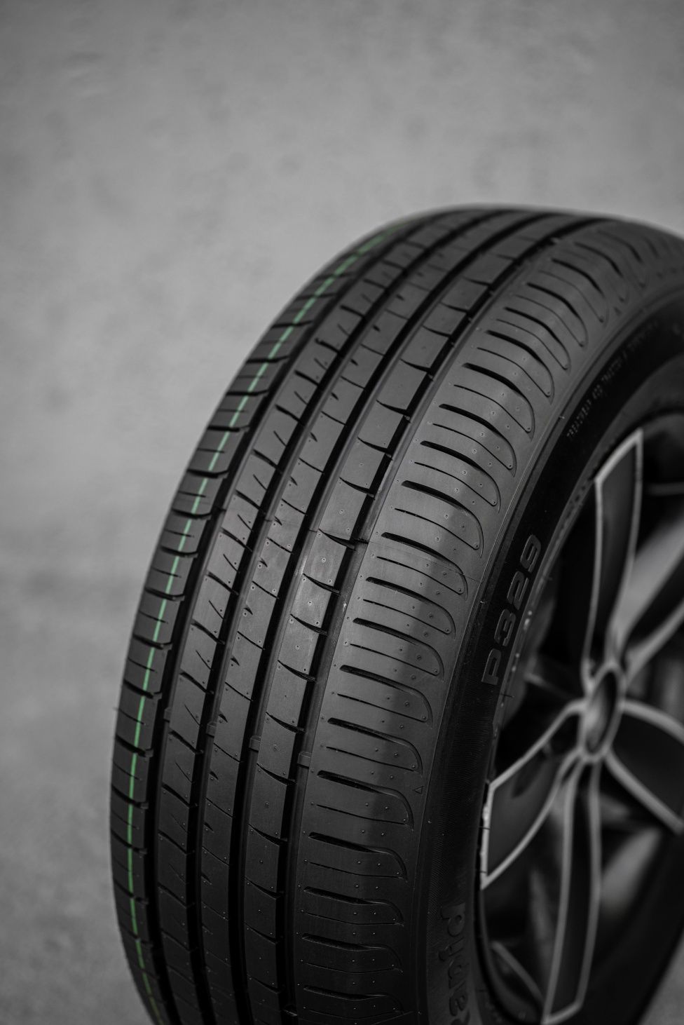 RAPID 215/65R15 P329 96H