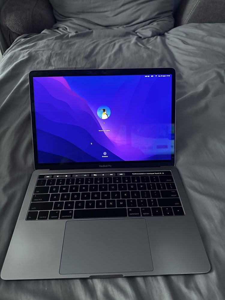 MacBook pro in13