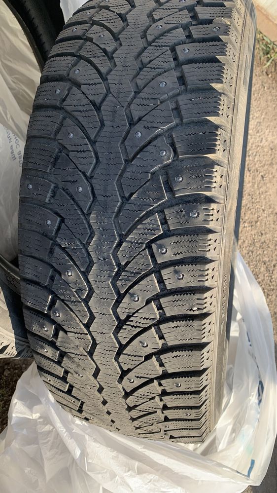 Продам зимнию резину на R19/55/225