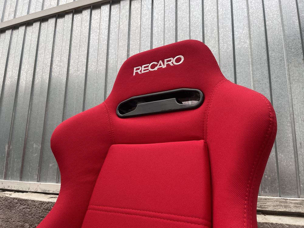 Сиденья Полуковши Recaro sr3, пара, новые
