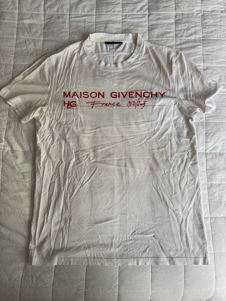 Майка Givenchy с красным текстом