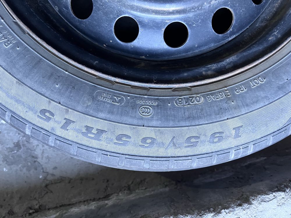 Продам запаску на Мерседес размер R15