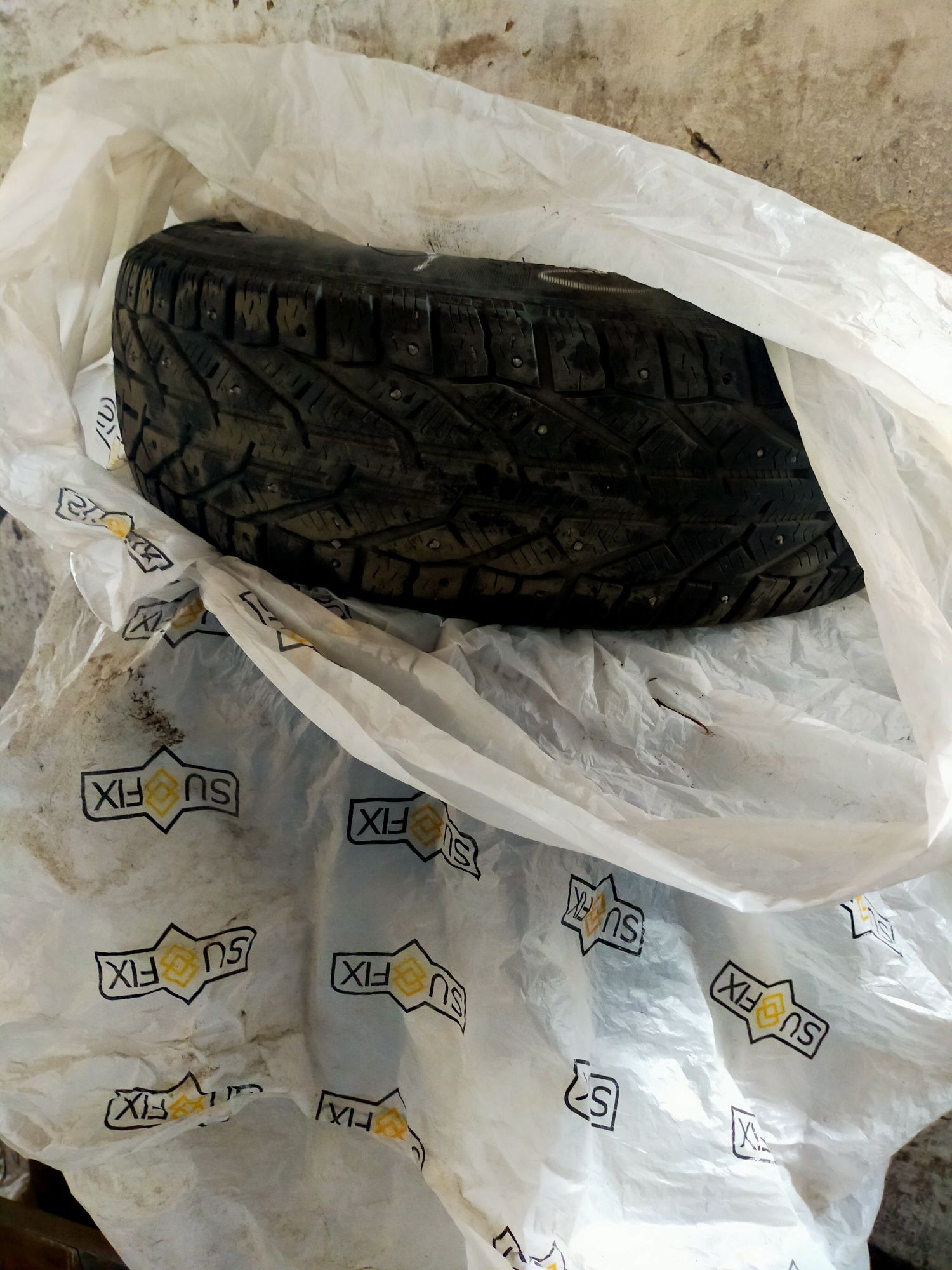 Продам шины зимние в хорошем состоянии.