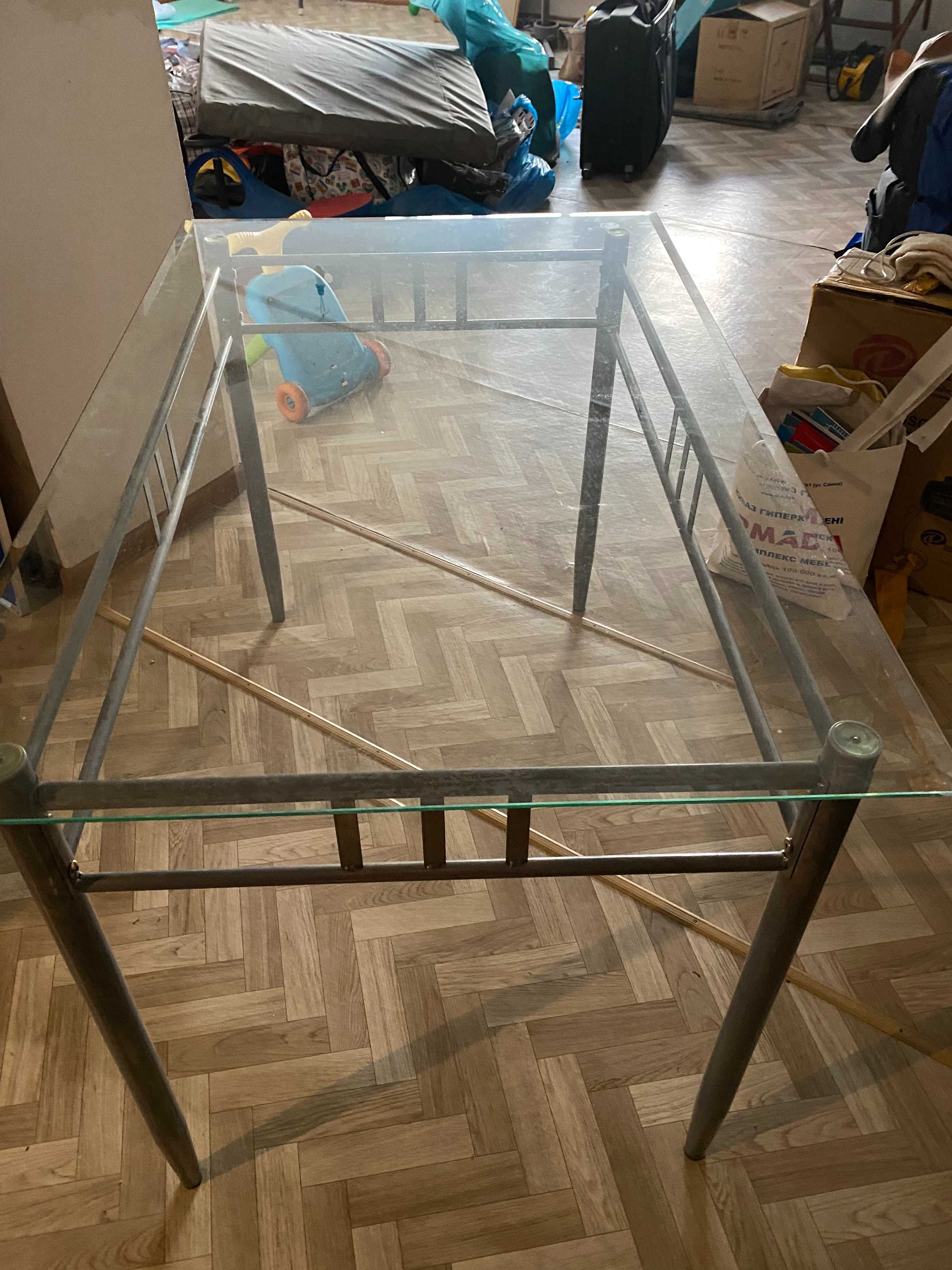 Стол металлический со стеклянной столешницей, 75*120 см, продам