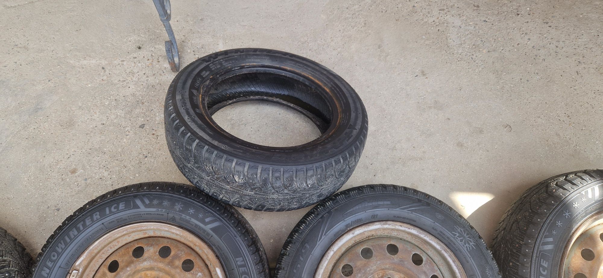 Зимние шины 185/65 R14