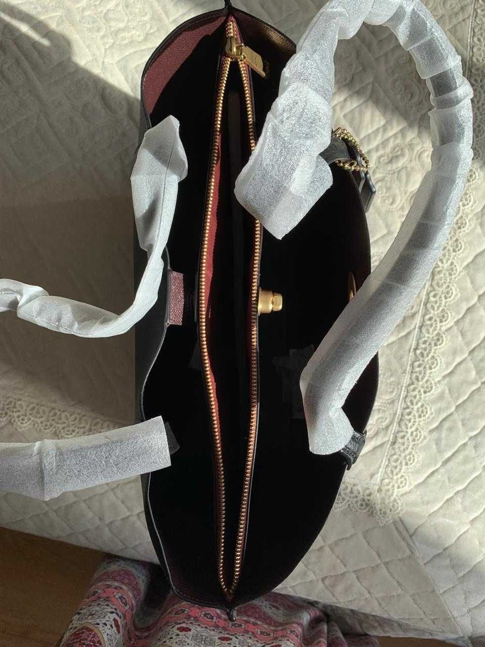 Продам оригинальную сумку фирмы "Coach"