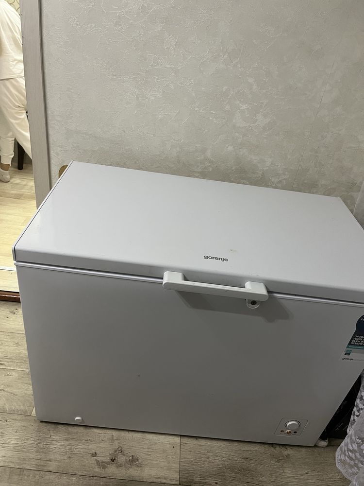 Продам морозильную камеру