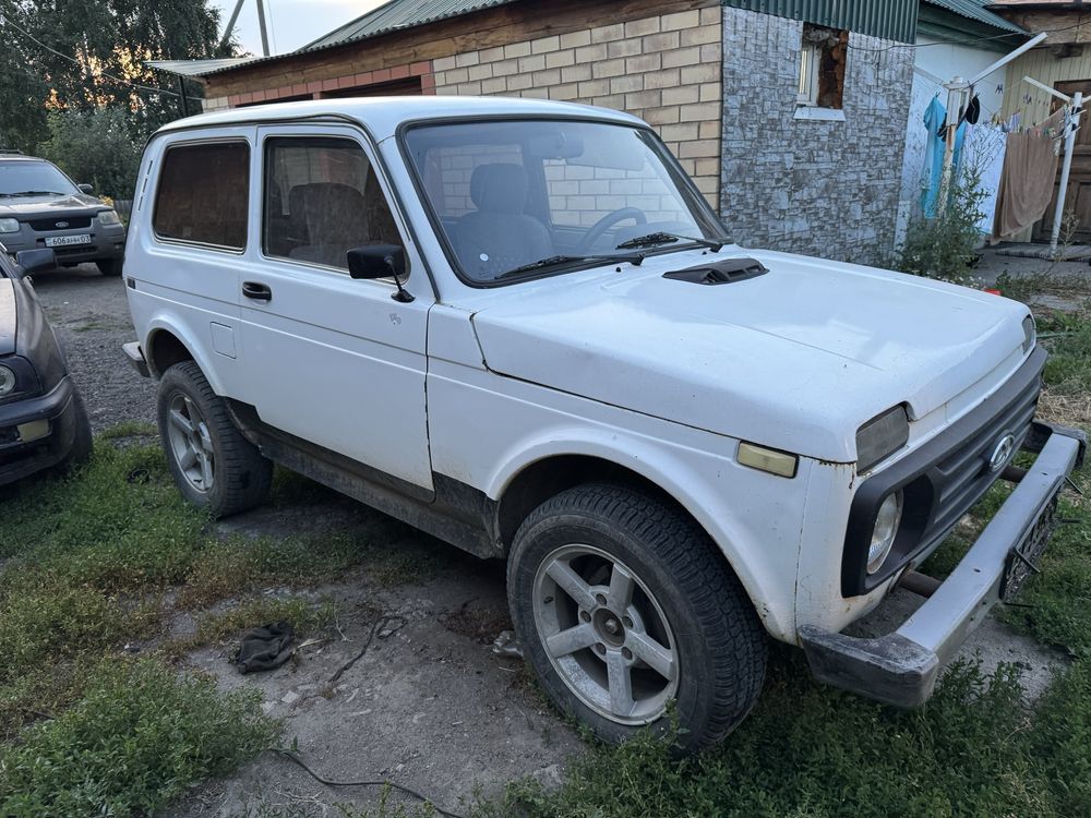 Продам ниву 2121