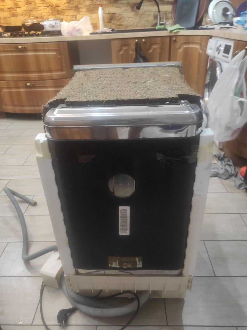 Встраиваемая посудомойка Hotpoint-Ariston LST 329