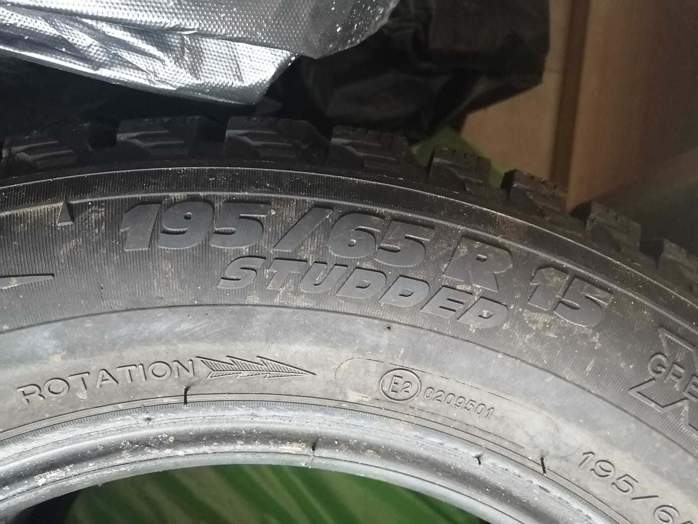 Продам резину зимнюю Michelin 195/65/R15