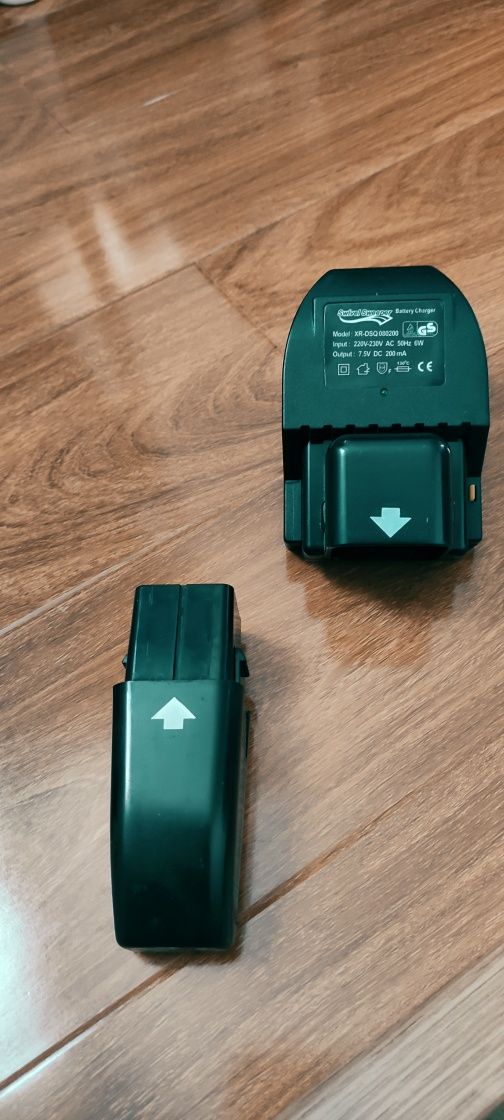 Зарядное устройство для электровеника Swivel sweeper