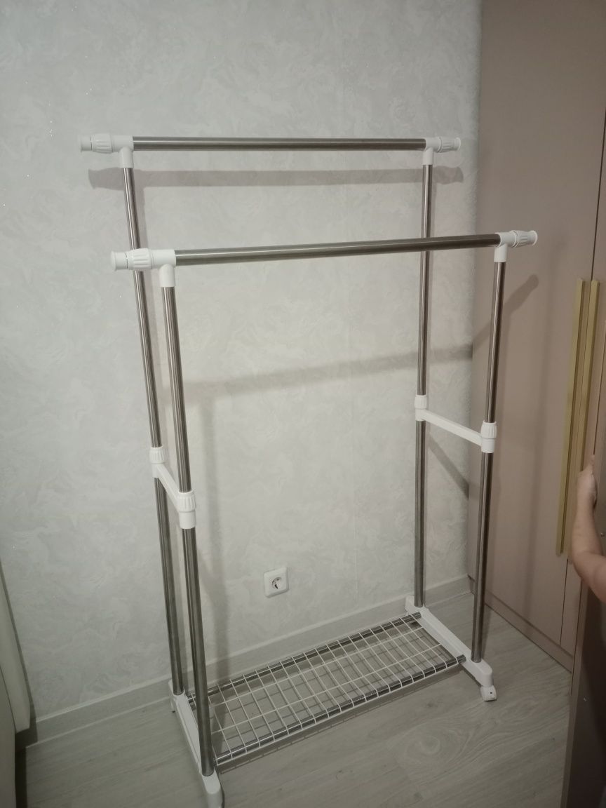 Продается вешалка