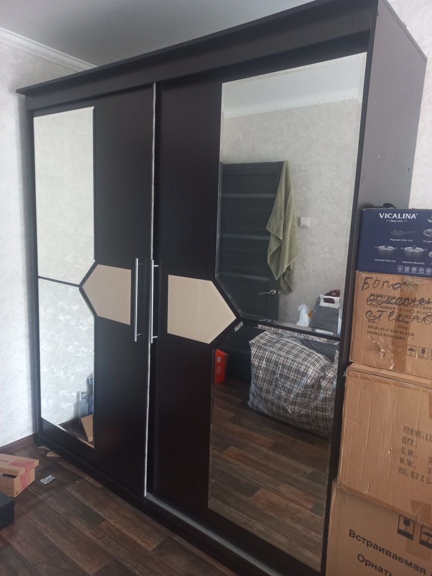 Продам шкаф купе отличном состояние