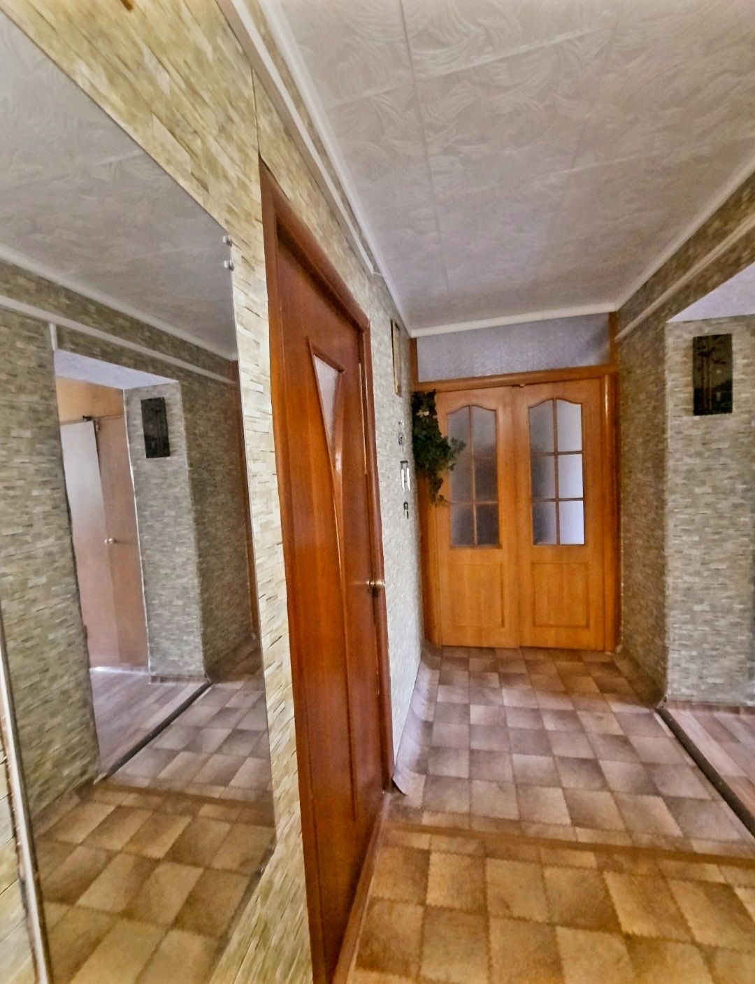 Недвижимость.Сдается комната в центре на 1 человека.