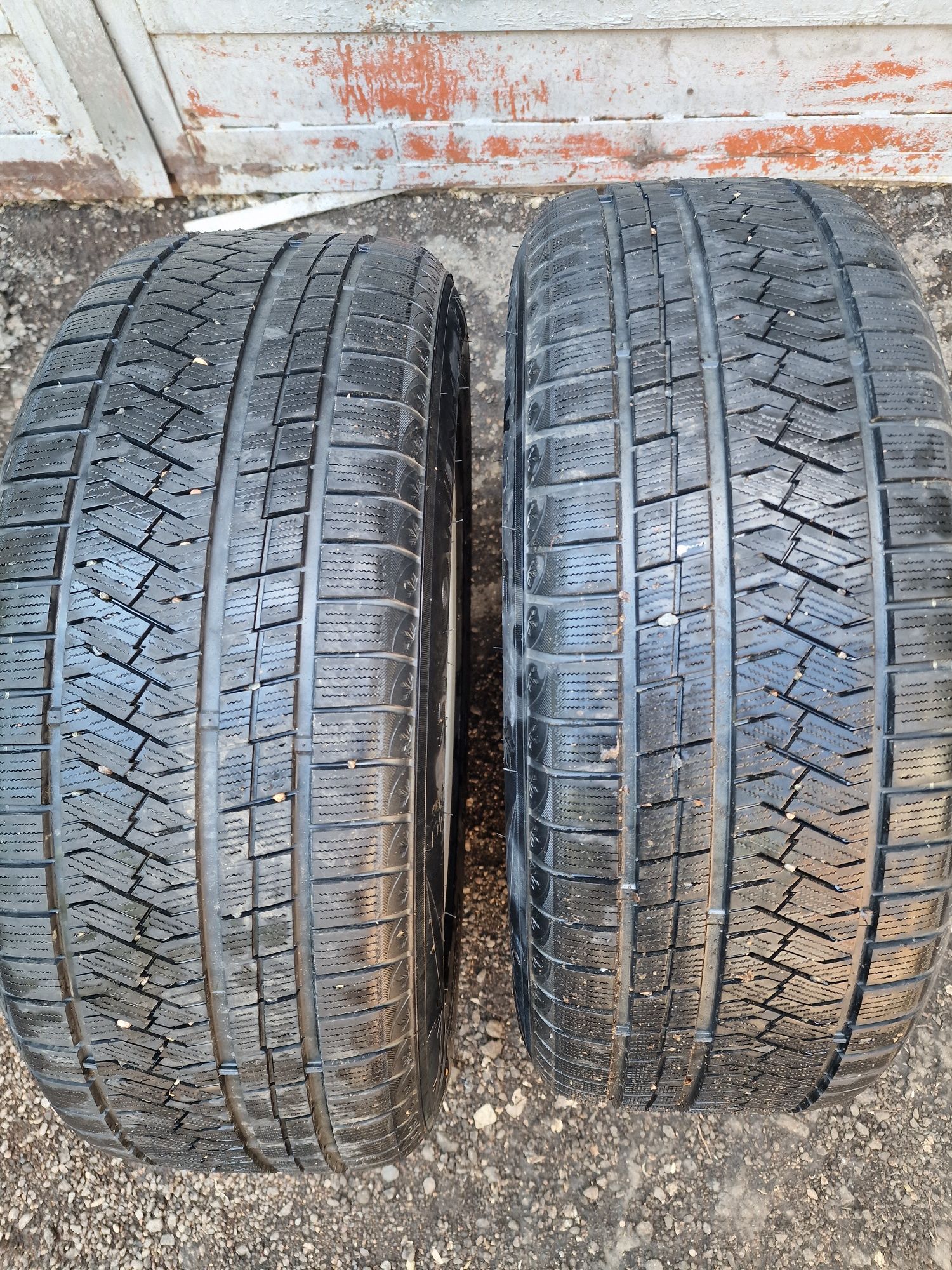 Продам оригинальные диски с резиной 245*55*R19