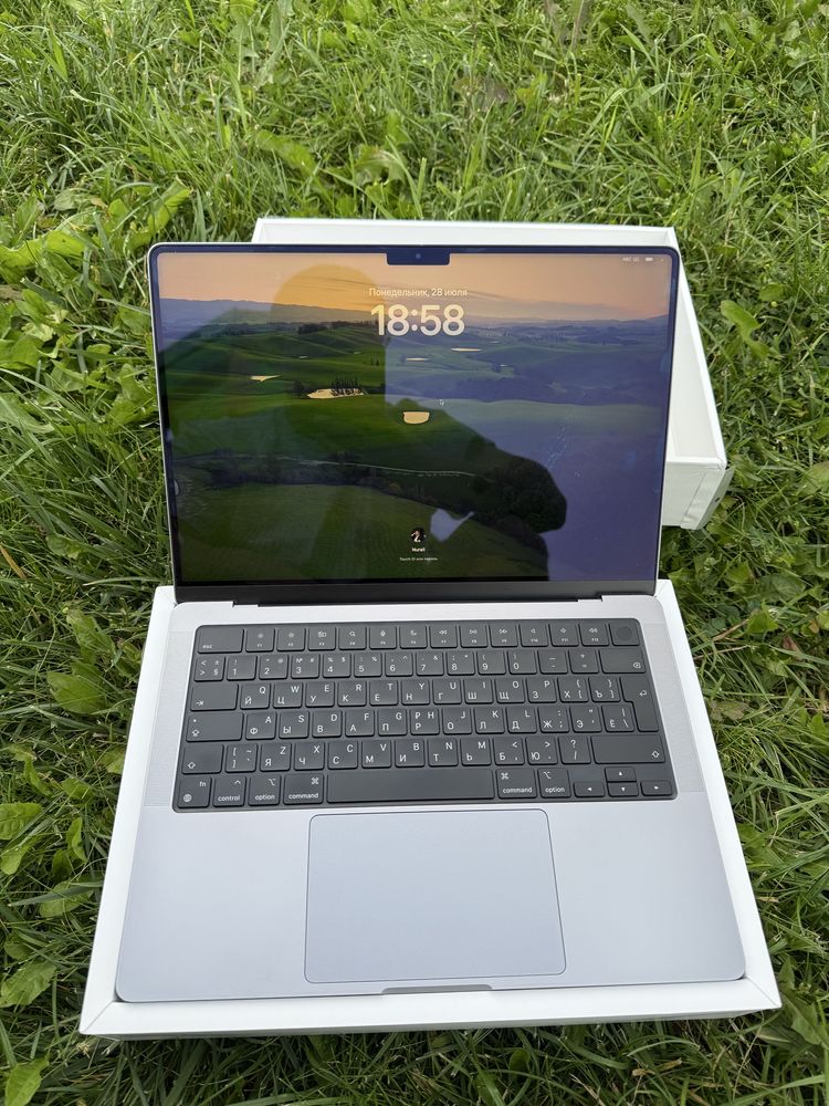 Apple MacBook Pro 14 чип M1 Pro 512gb