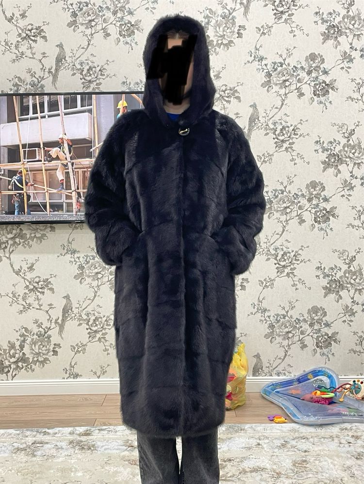 Продам ноковкю шубу