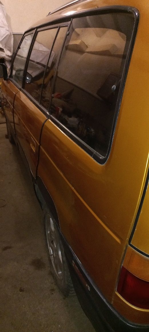 Продам мазду мпв 1996