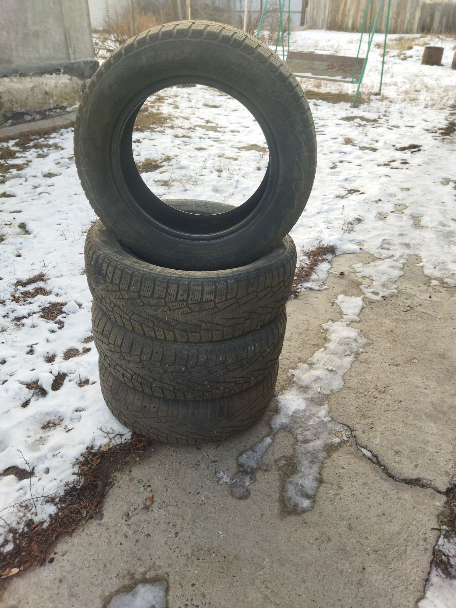 Продам зимние шины