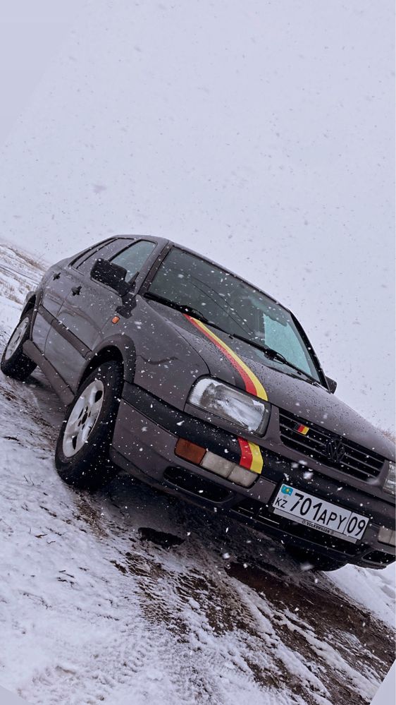 Продаю Vw vento 1.8 моно