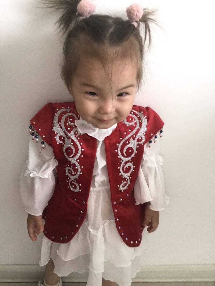 Продаю детский платье для девочек