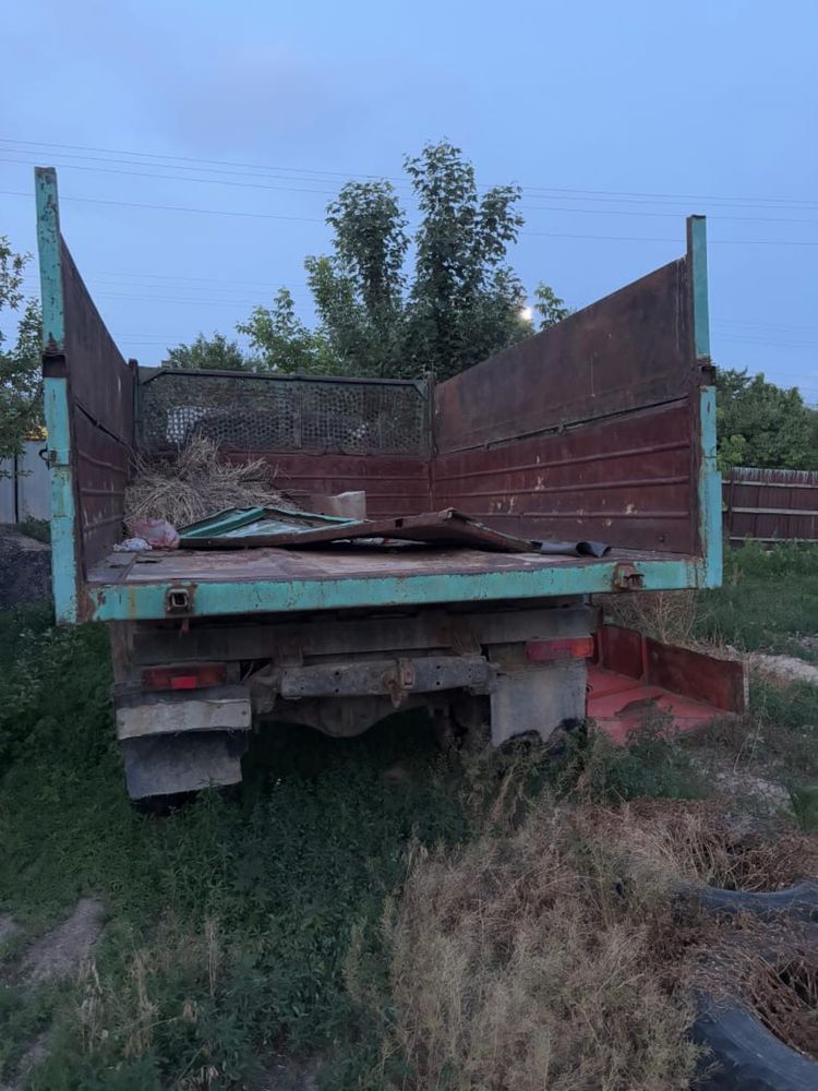 Самосвал в хорошем состаяние