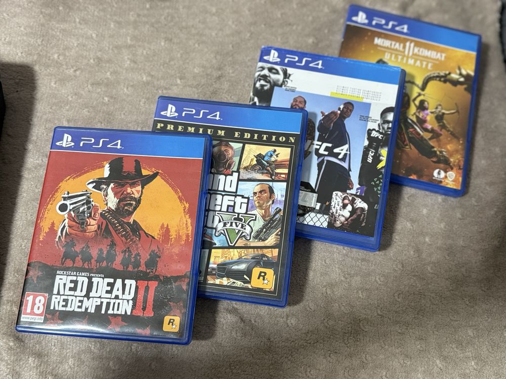 Продам PlayStation4 Slim