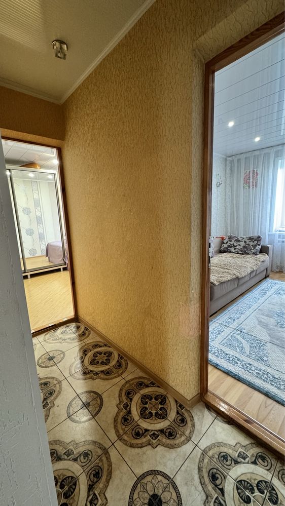 Продам 3 комнатную квартиру район 6 школы