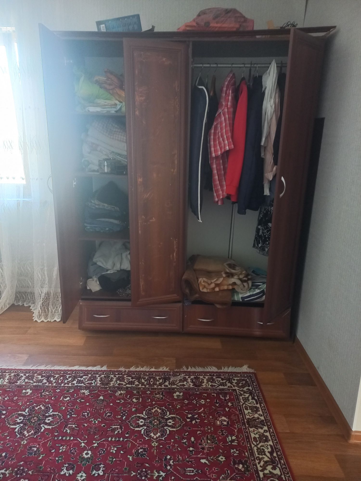 Спальный гарнитур