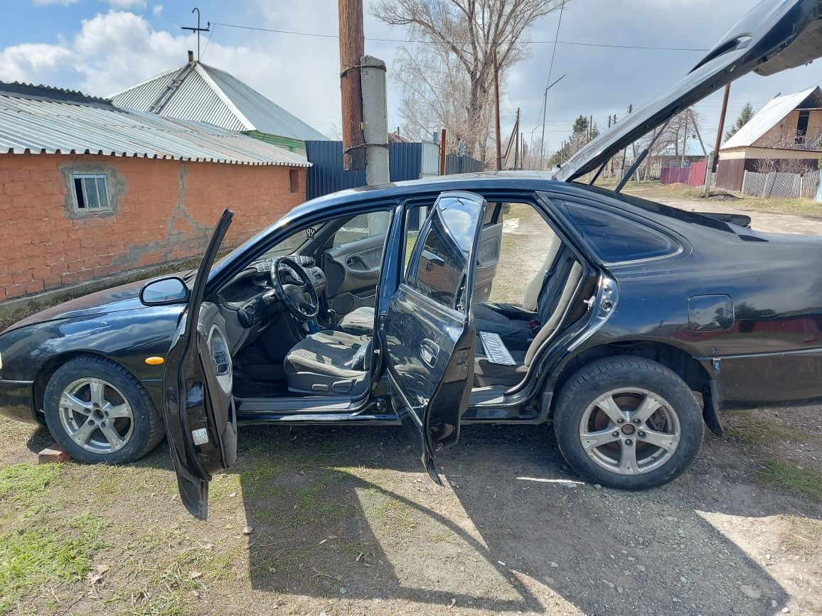 Продам мазду кронос 2.5 v6