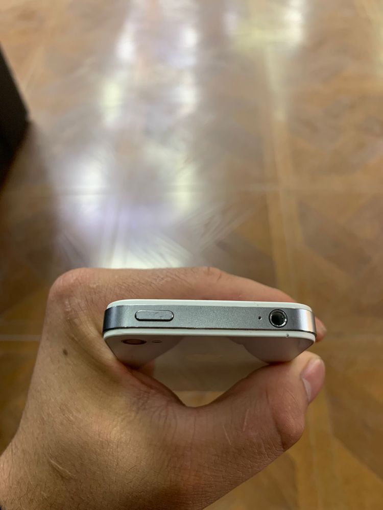 iphone 4s продается