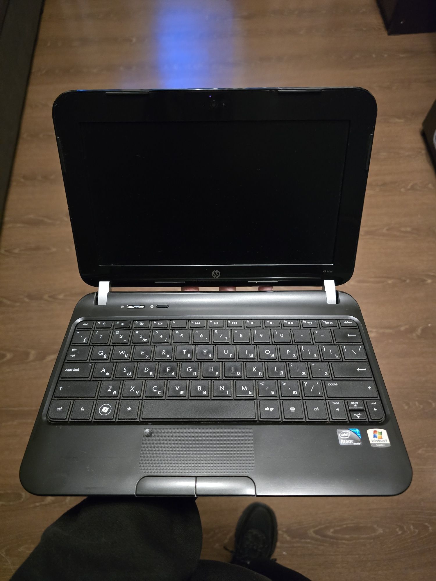 Ноутбук HP красный (нетбук)