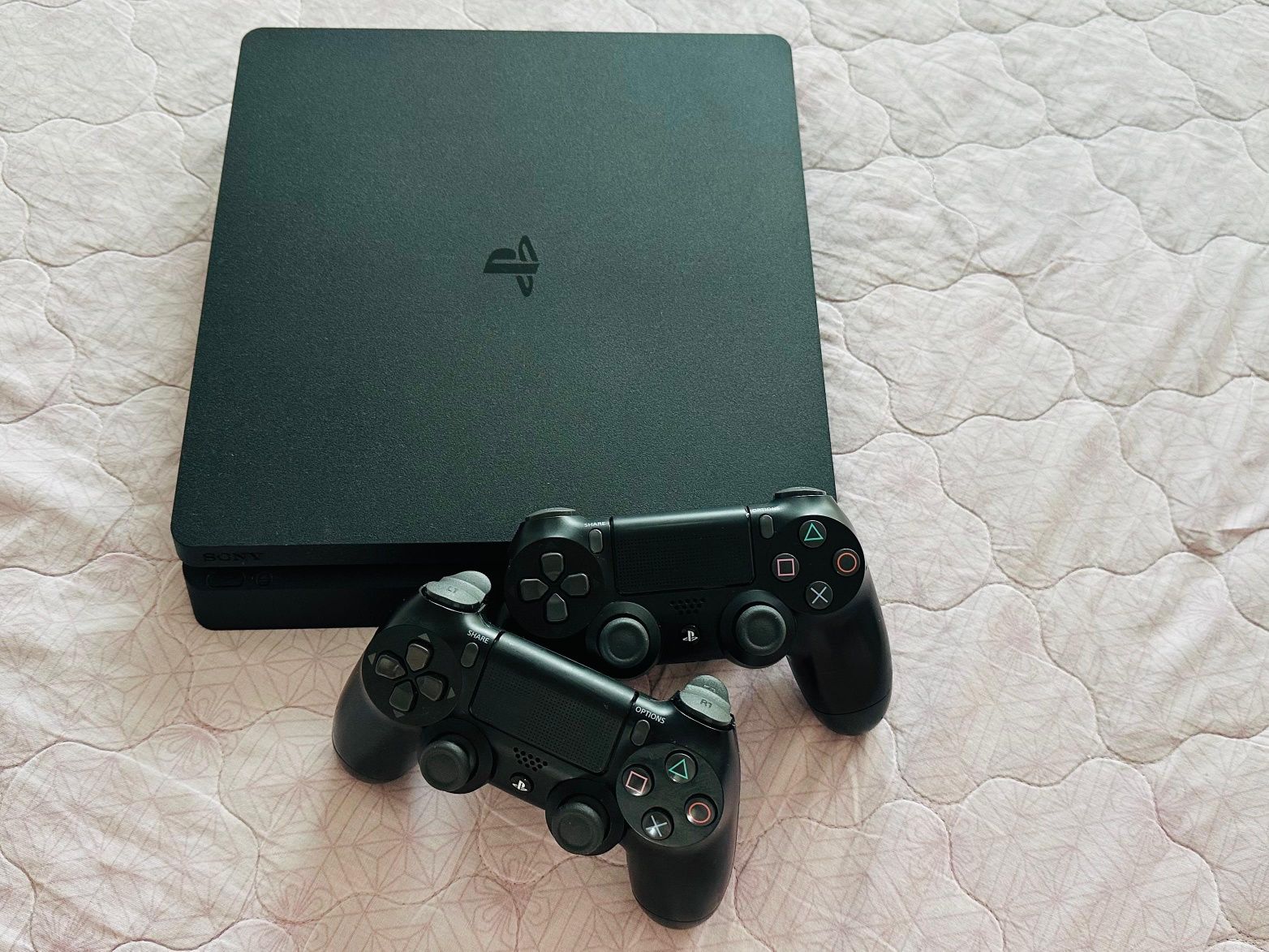 PS4 Slim / Sony Playstation 4 Slim / Сони